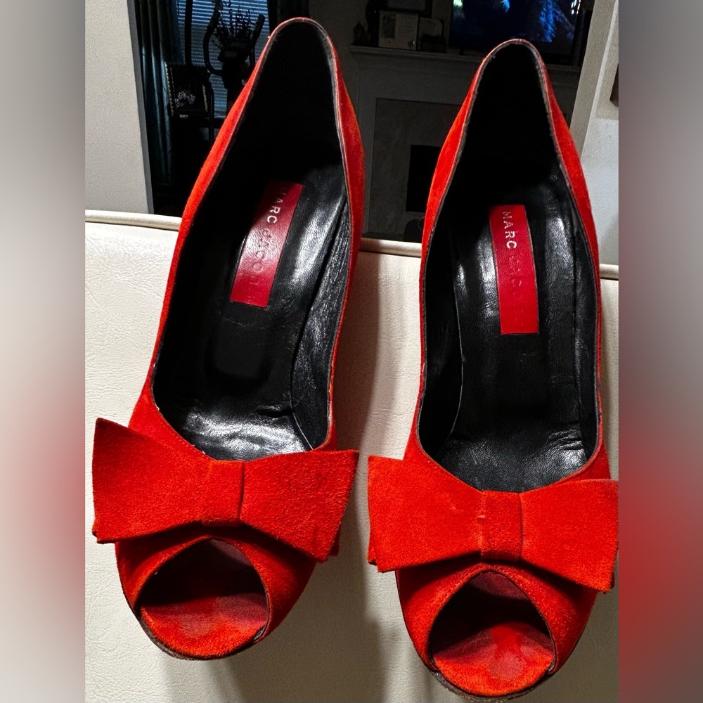 *NEW SALE*Marc Jacobs Authentic Vibrant Red Suede Bow Peep Toe Heels (FIRM)!